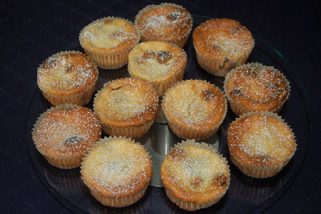 Mini-Käsekuchen mit Cranberries, kleiner Käsekuchen in der Muffin-Backform gebacken
