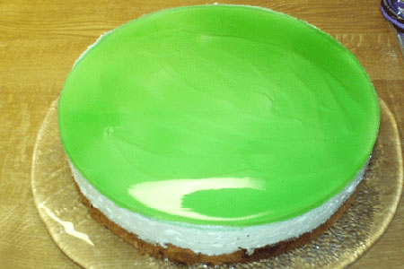 Torte für Kinder und Erwachsene: Grüne Torte mit Waldmeister-Geschmack